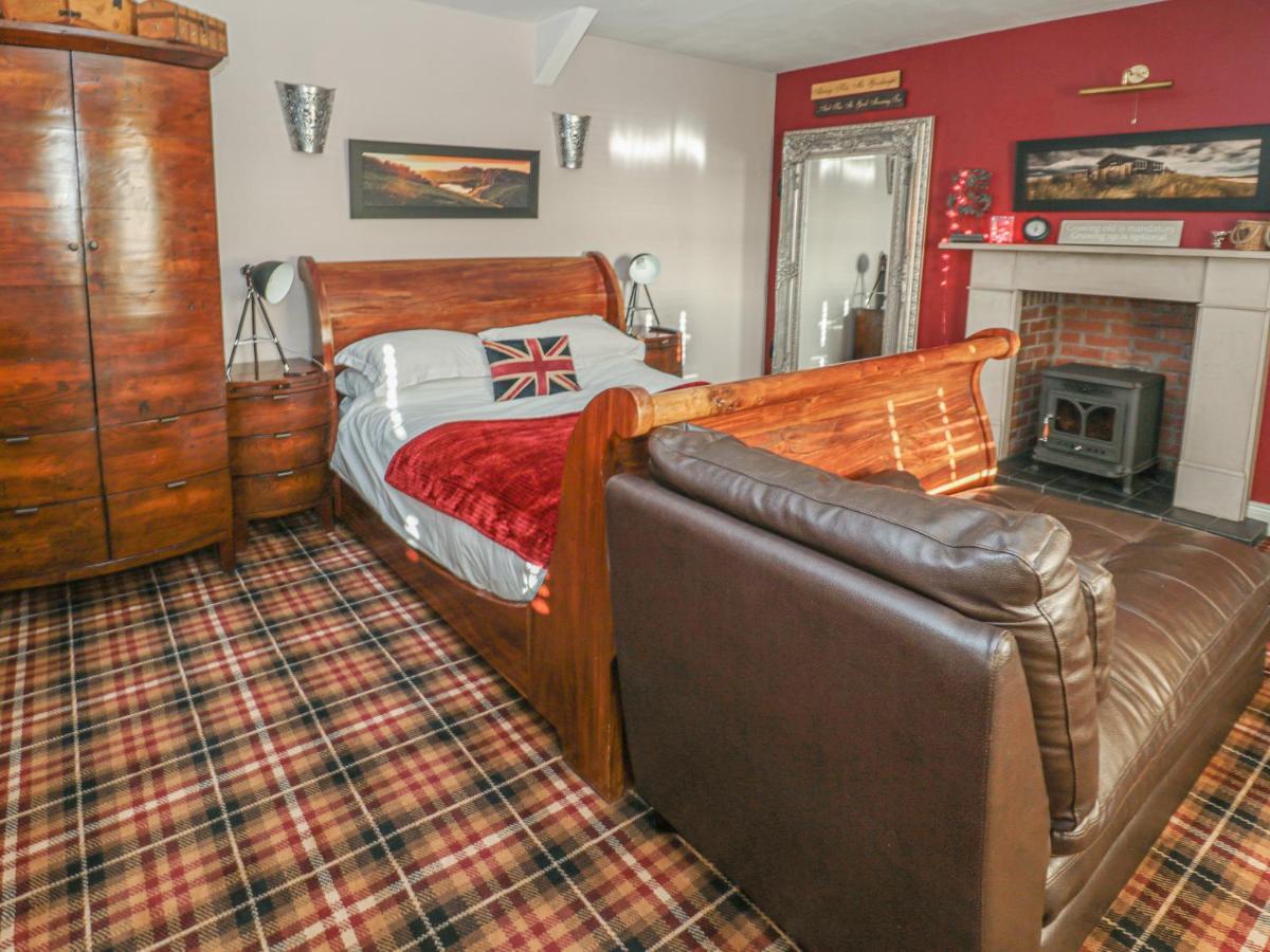 Petty Knowes Cottage Нюкасъл ъпон Тайн Екстериор снимка